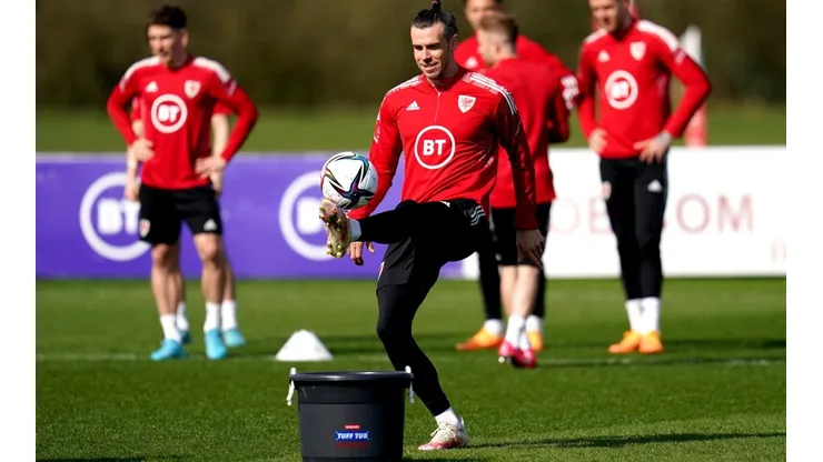 Gareth Bale espera llevar a Gales al Mundial de Qatar 2022.