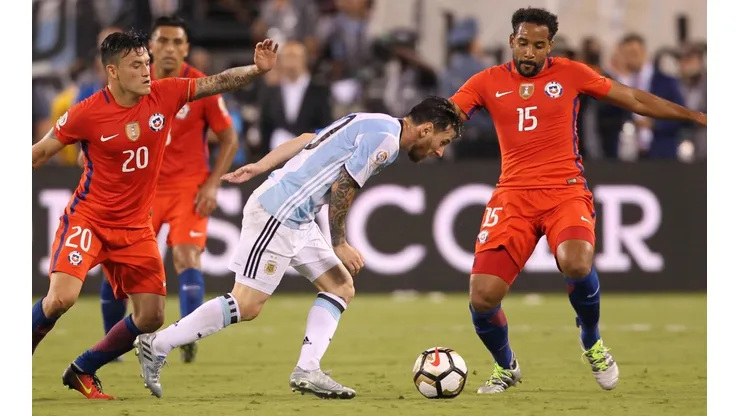 Jean Beausejour se declara loco devoto del DT Charles Aránguiz.