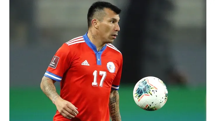 Gary Medel, una foto y arenga antes de viajar a Brasil por una nueva hazaña con la Roja.