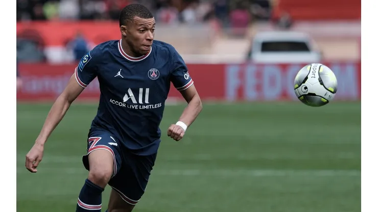 Kylian Mbappé dijo estar agotado en su llegada a Francia