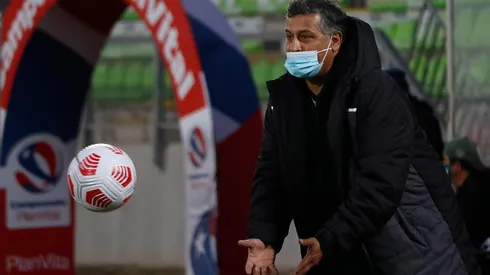 Ronald Fuentes se lanzó con todo contra dirigentes por el trato a los técnicos nacionales