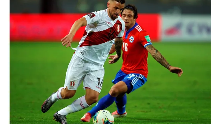 Gabriel Costa deberá jugar eliminatorias en Lima a menos de dos días del duelo entre Colo Colo y La Calera por el Campeonato Nacional