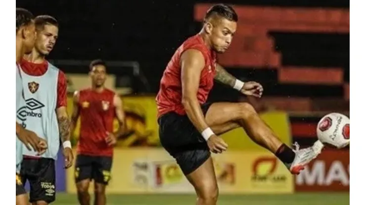 Parragol avanzó a semis en Brasil.