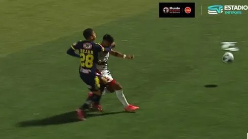 El momento del primer combo de parte del jugador de Universidad de Concepción.
