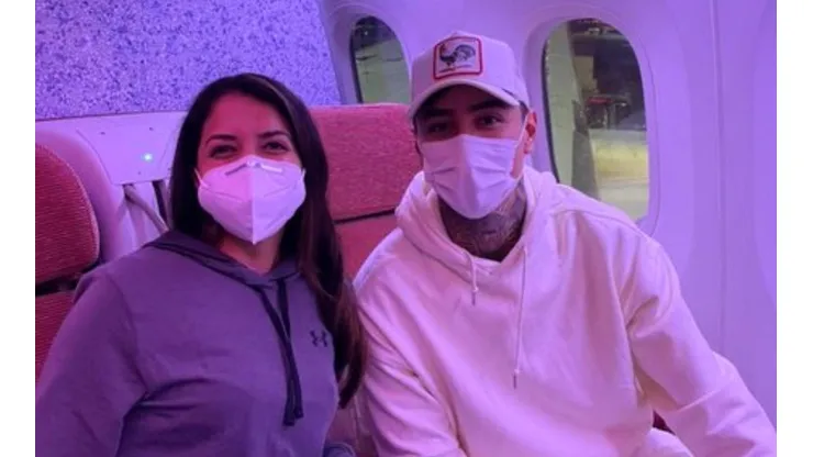 La fotografía subida en las redes sociales por Michelle Cortés con Erick Pulgar