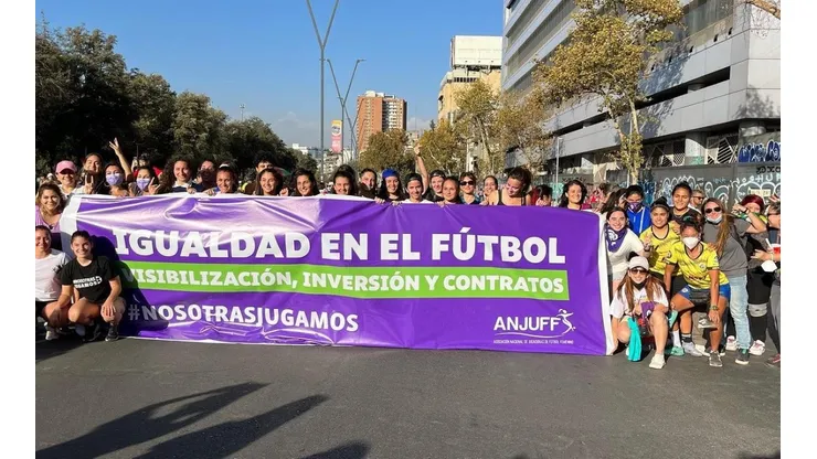 La ANJUFF califica como histórica la ley del fútbol femenino profesional