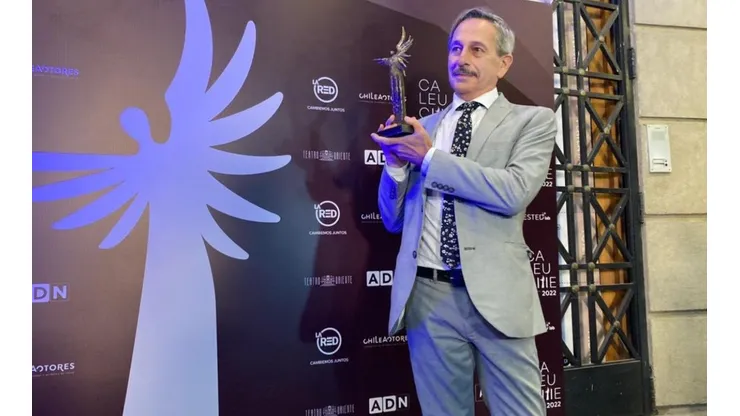 Alfredo Castro en los Premios Caleuche 2022.