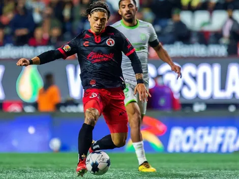 Montecinos yerra un penal y se desquita con un golón