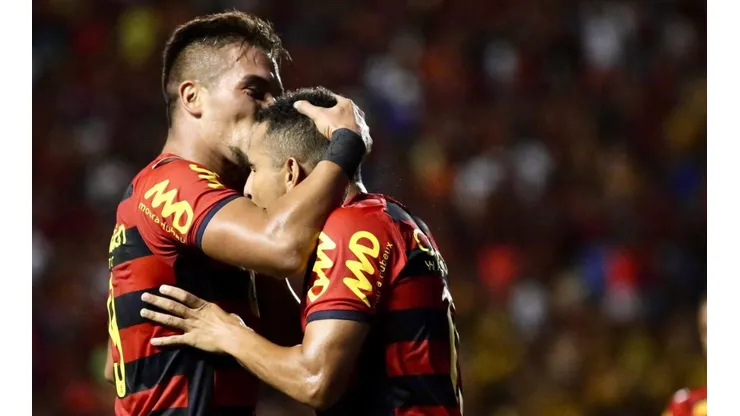 Javier Parraguez se ganó los aplausos en Brasil por su gesto con Ray Vanegas