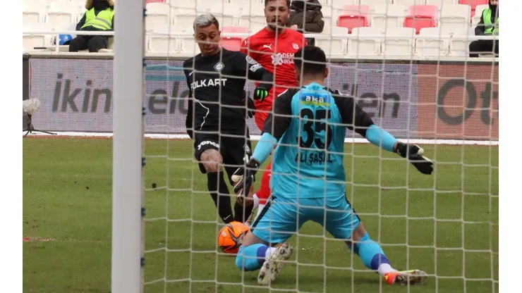 Rodríguez abrió la cuenta ante Altay que no supo aguantar el marcador