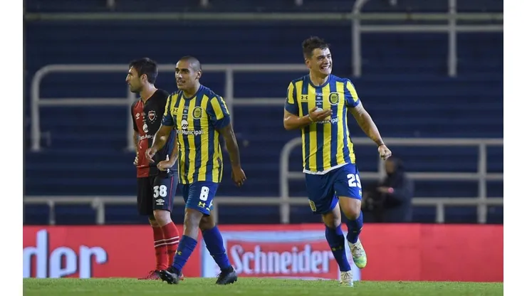 Rosario Central y Newell's protagonizan uno de los clásicos de la fecha del fútbol argentino.
