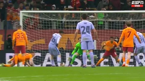 Pedri se sacó a dos defensores con una tremenda tranquilidad.