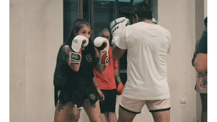 La Leona Asenjo se ve campeona mundial de boxeo ante la Pantera Ramírez