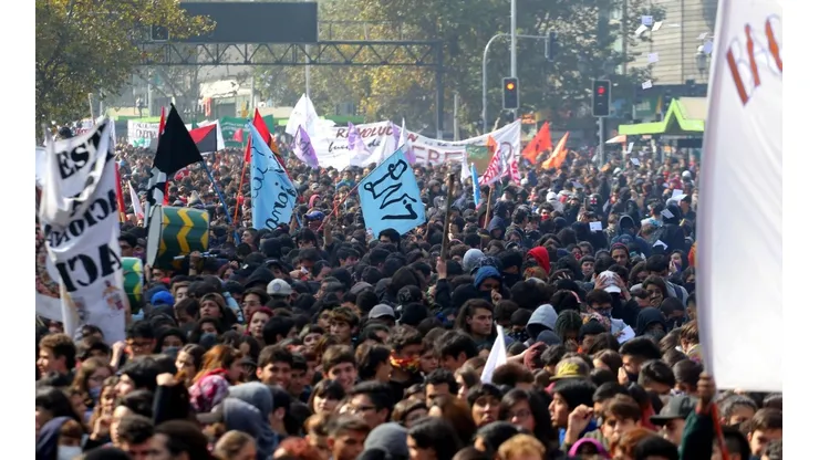 Marcha Confech para aumentar el monto de la Tarjeta Junaeb