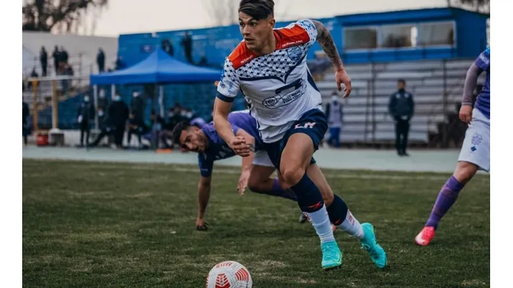El hijo del periodista deportivo Fernando Solabarrieta vestirá la sexta camiseta de su carrera tras pasos por el fútbol de Estados Unidos, Uruguay y Chile.