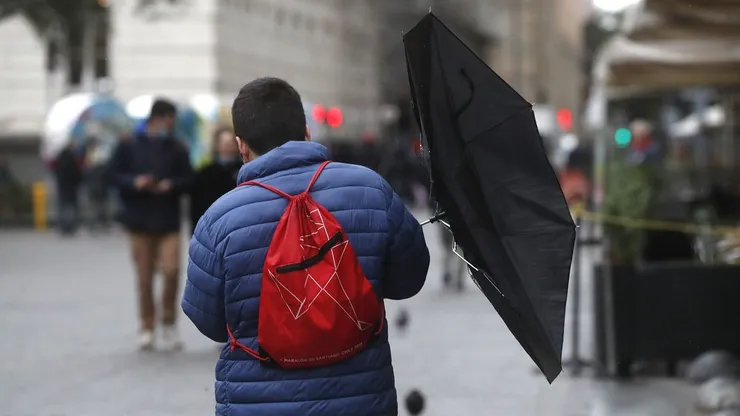 Lluvia y viento en Santiago