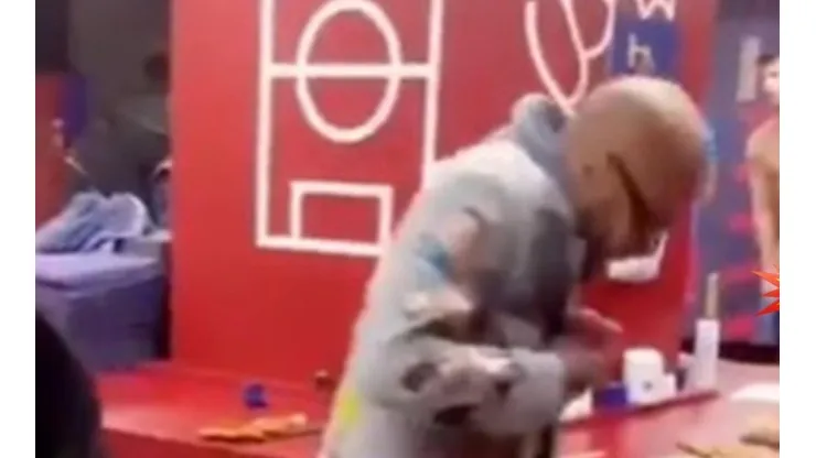 El esposo de Shakira apareció por error en el video de Depay.