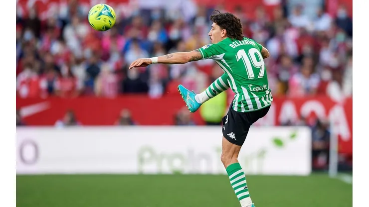 Héctor Bellerín listo para volver en el Real Betis de Manuel Pellegrini.