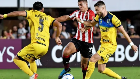 Everton se despide de la Copa Libertadores tras la derrota en la revancha contra Estudiantes.