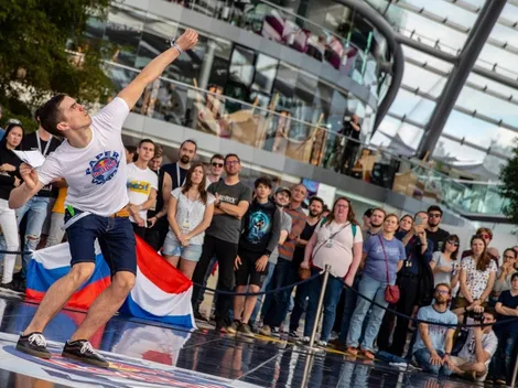 En Chile están buscando pilotos de aviones... ¿De papel?