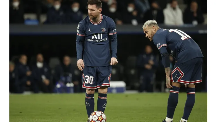 Lionel Messi y Neymar fueron señalados por la afición del PSG.