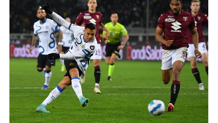 Alexis entró y convirtió ante Torino