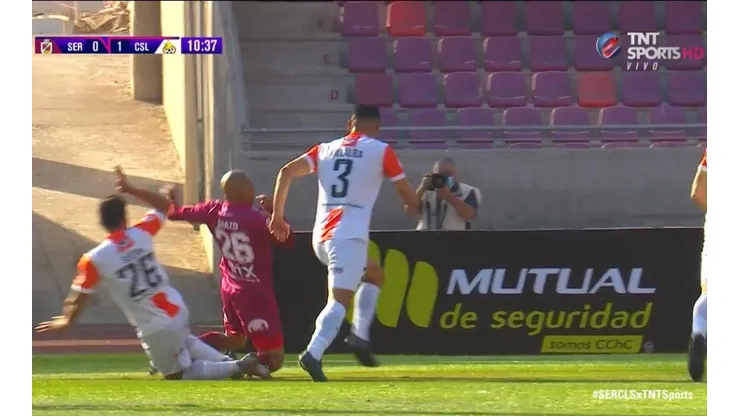 La supuesta infracción contra Humberto Suazo que tuvo que delatar el VAR
