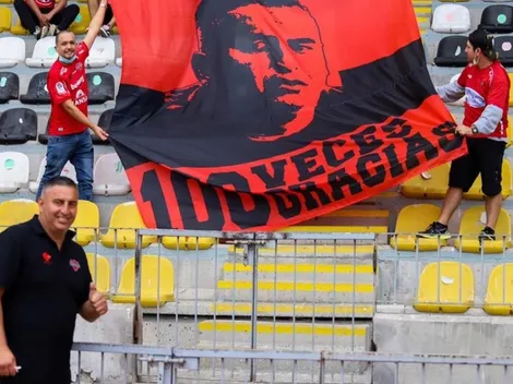 Hinchas de Ñublense dedican lienzo a su Maestro Longaniza