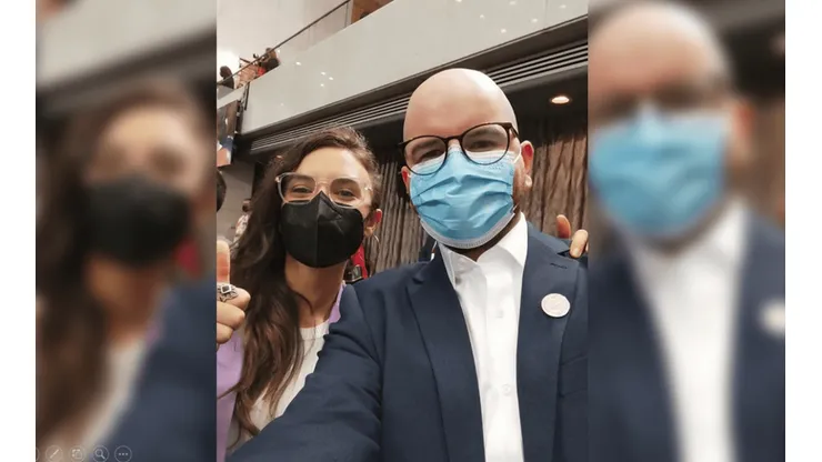 “Giorgio Jackson pelao y yo con canas”: Camila Vallejo postea foto con Jackson