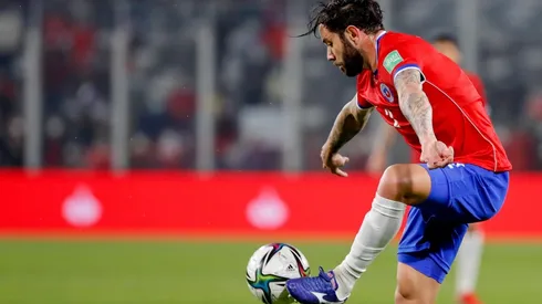 Eugenio Mena sigue con problemas físicos y puede quedar fuera de eliminatorias