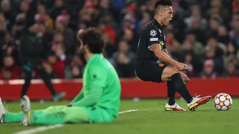 Lautaro Martínez convirtió un golazo en Anfield.