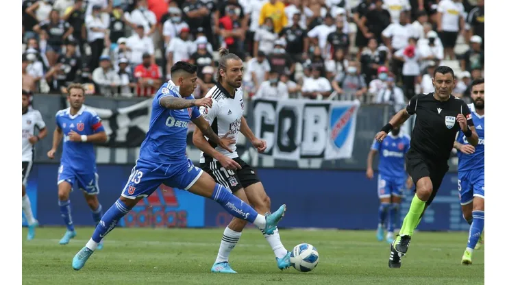 Santos ingresó en los últimos minutos del Superclásico y estuvo cerca de convertir.