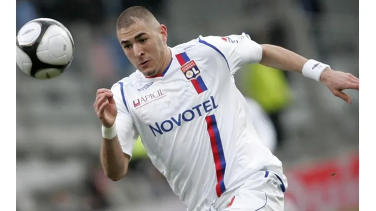 Lyon se burló de PSG con recuerdo del Gato.