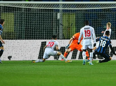 Golazo de Charles Aránguiz no alcanza
