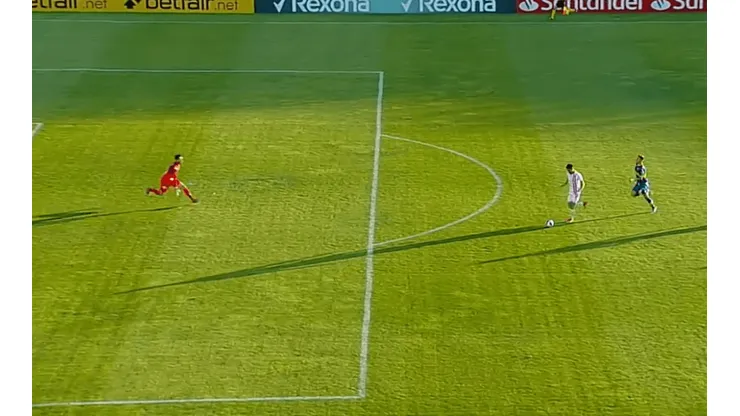 El gol que se pierde Estudiantes contra Everton en la ida de Copa Libertadores.