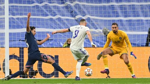 Karim Benzema brilló con los tres goles que le dieron el pase al Real Madrid.