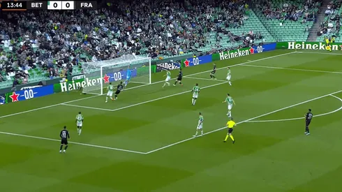 Claudio Bravo recibió un gol tempranero en Europa League.