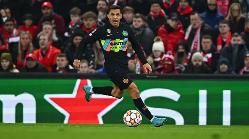 El goleador histórico de La Roja tuvo un gran desempeño en el partido del Inter de Milán ante Liverpool, pero su expulsión en el minuto 63 amargó lo que podría haber sido una verdadera hazaña.