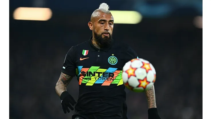 Tras la eliminación del Inter de Milán en los octavos de final de la Champions League, PassioneInter calificó a los jugadores lombardos y tuvo un peculiar gesto con Arturo Vidal.