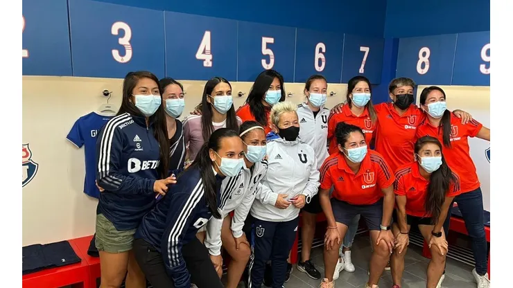 La U presenta el nuevo camarín de Las Leonas con un sentido homenaje
