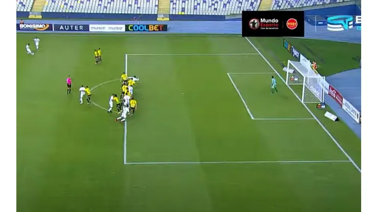 El polémico gol anulado a Santa Cruz en el Ester Roa