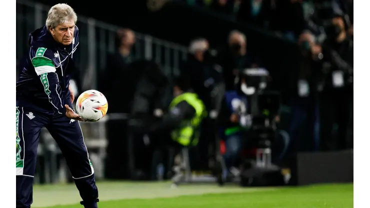 Manuel Pellegrini es optimista con el duelo por Europa League.