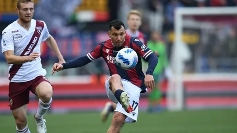 Medel fue titular en empate del Bologna