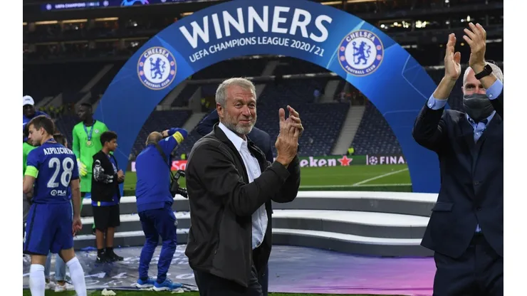 El dueño del Chelsea decidió vender el Chelsea y ya ha recibido varias ofertas, y recientemente ha rechazado una por un millonario monto.