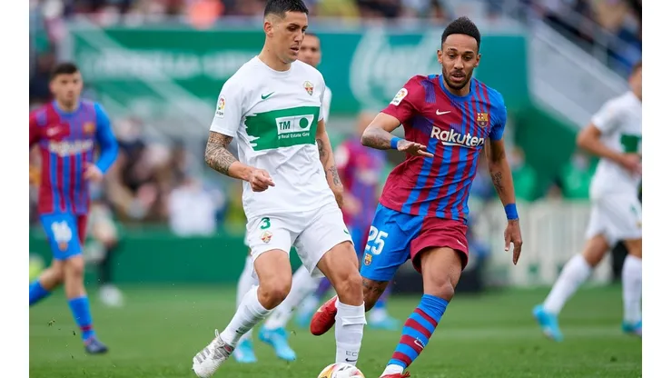 Enzo Roco y el Elche se inclinaron ante el Barcelona en la Liga española.
