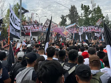 Cerca de 10 mil hinchas de Colo Colo realizan tremendo arengazo