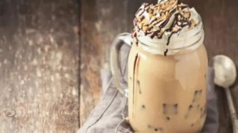 Revisa los detalles de la bebida fría.