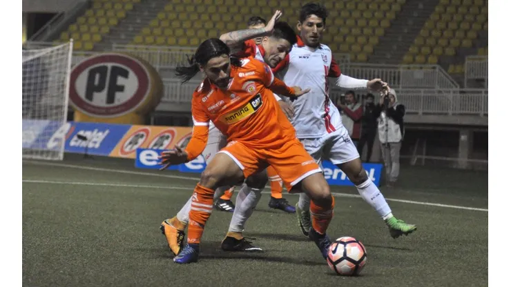 Pavez vistió la camiseta de Cobreloa entre los años 2016 y 2018.