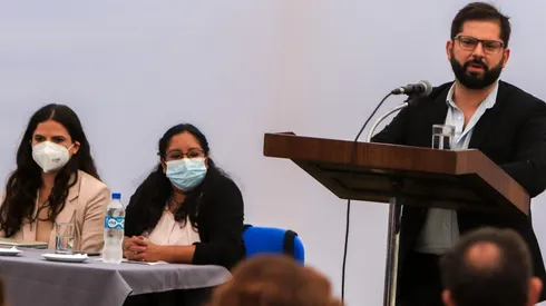 Gabriel Boric manda mensaje a hombres y se compromete a liderar un Gobierno feminista