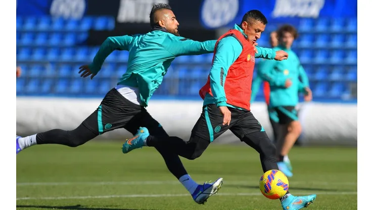 Alexis y Vidal se entrenan para el partido de este viernes ante la Salernitana